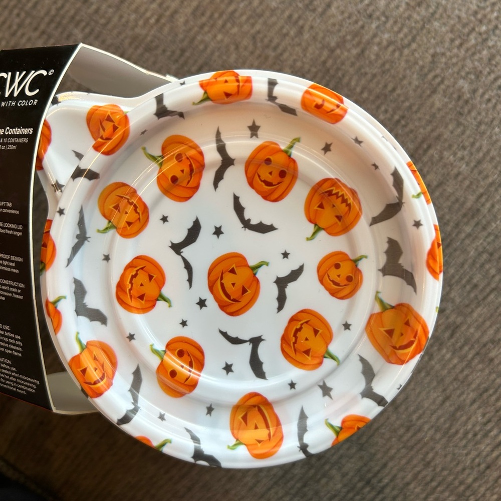NWT Pumpkin Food Storage Containers